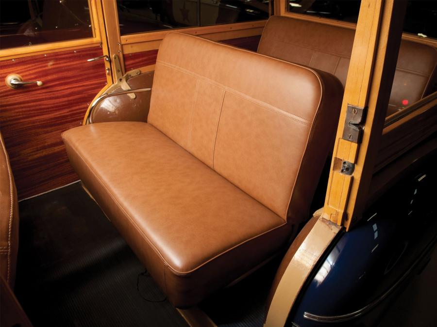  Ford V8 Super Deluxe Station Wagon 1942 года  (фото 20 из 27)